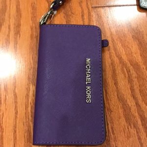 Michael kors phone wristlet